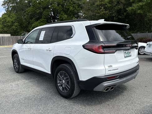 Used 2025 GMC Acadia Elevation FWD image 3