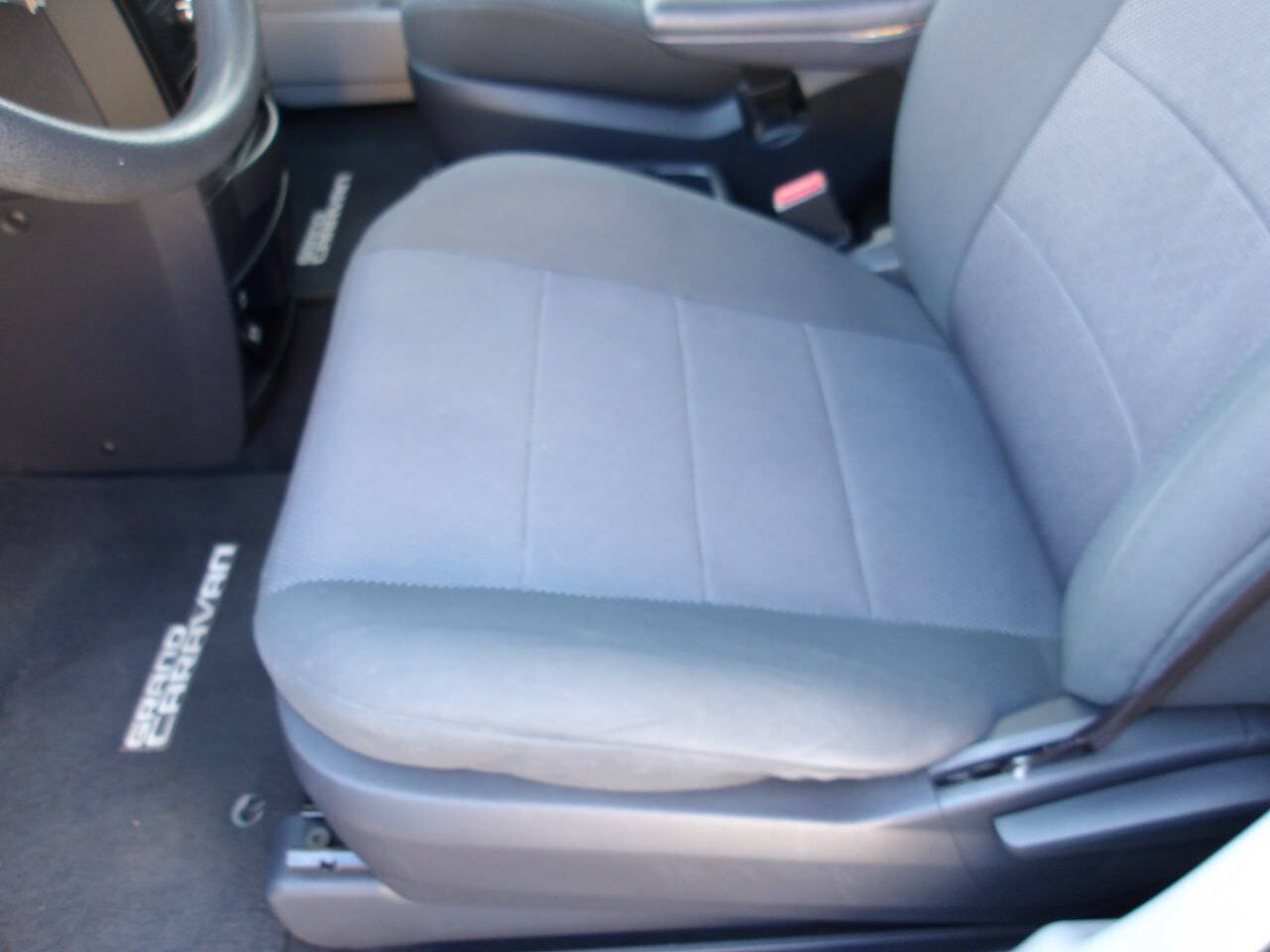 Used 2008 Dodge Grand Caravan SE FWD image 18