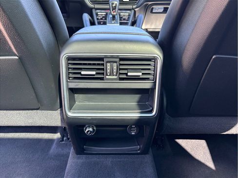 Used 2019 Porsche Cayenne Sport Utility 4D image 45