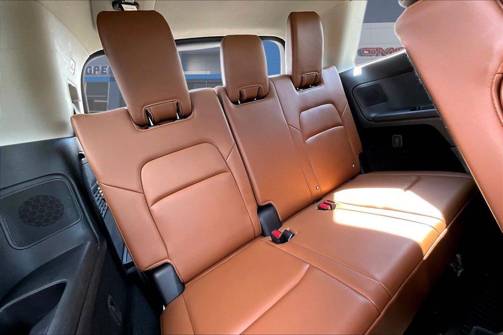 Used 2024 Nissan Pathfinder Platinum w/ Lighting Package (N93) AWD/4WD image 29