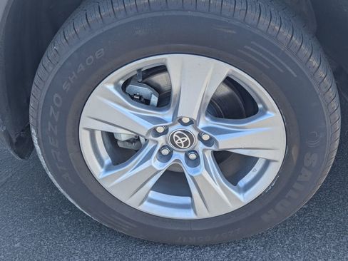 Used 2023 Toyota RAV4 XLE AWD/4WD image 13