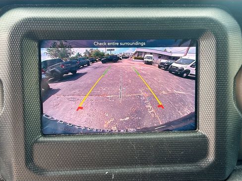 Certified 2023 Jeep Wrangler Unlimited w/ Convenience Group AWD/4WD image 15