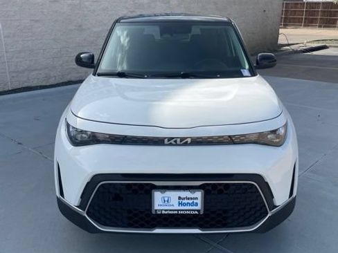 Used 2025 Kia Soul S FWD image 2