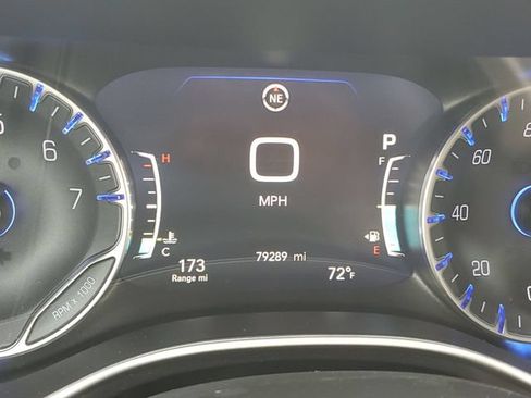 Used 2024 Chrysler Pacifica Touring-L FWD image 21
