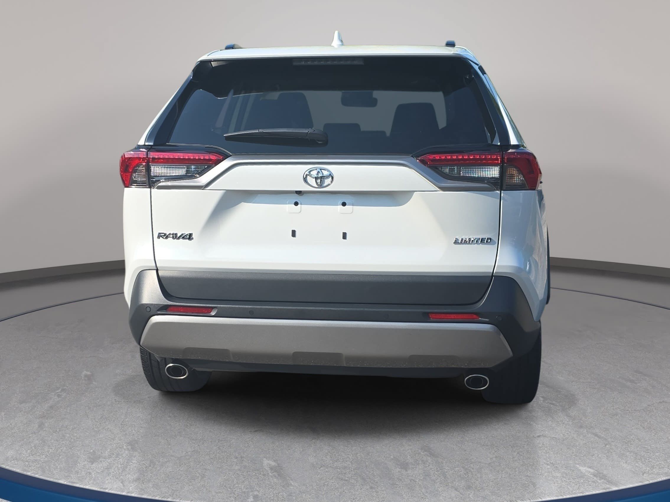 Used 2023 Toyota RAV4 Limited FWD image 6