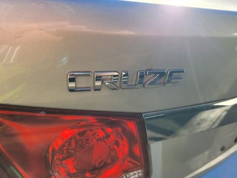 Used 2016 Chevrolet Cruze LS image 8