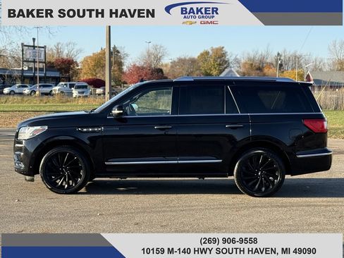 Used 2020 Lincoln Navigator Reserve image 3