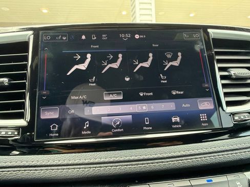 Used 2023 Chrysler Pacifica Touring FWD image 39