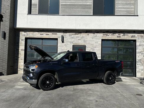 Used 2024 Chevrolet Silverado 1500 LT AWD/4WD image 20