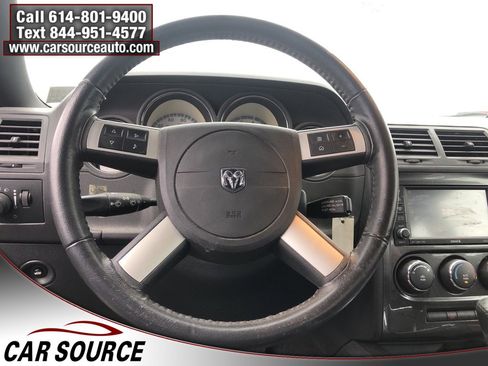 Used 2010 Dodge Challenger SE image 11