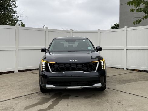 New 2025 Kia Sorento LX image 2