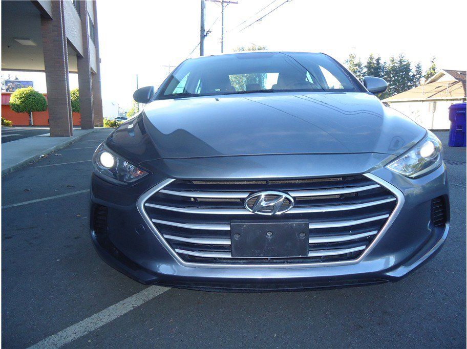 Used 2017 Hyundai Elantra SE FWD image 3