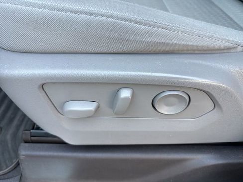 Used 2023 Chevrolet Silverado 1500 LT image 11