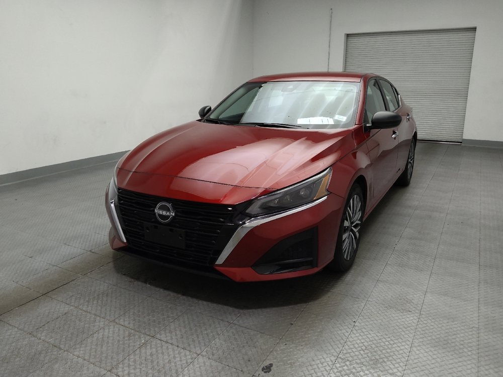 Used 2025 Nissan Altima 2.5 SV FWD image 15