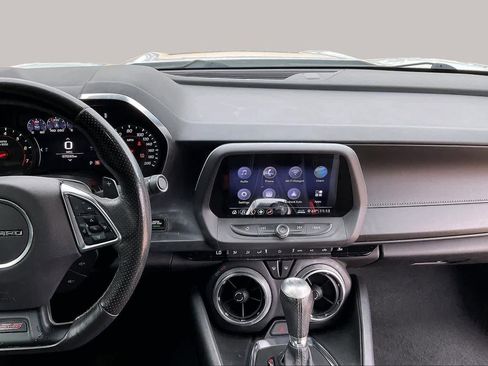 Used 2020 Chevrolet Camaro SS RWD image 8