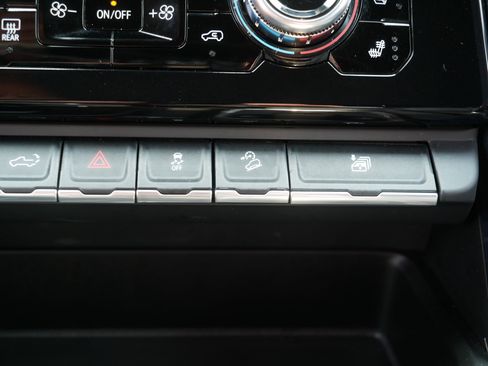Used 2023 GMC Sierra 1500 Denali AWD/4WD image 33