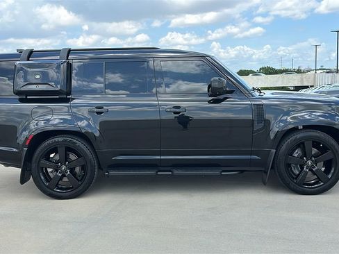 Used 2024 Land Rover Defender 130 X-Dynamic SE AWD/4WD image 13