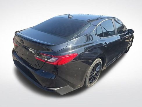 Used 2025 Toyota Camry SE w/ Convenience Package FWD image 3