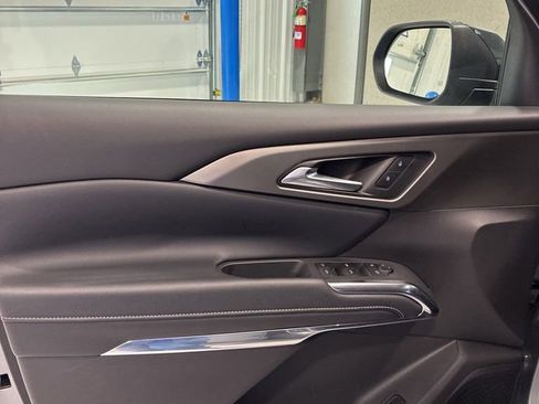 Used 2026 Chevrolet Traverse LT image 15