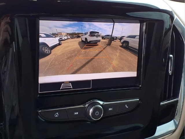 Used 2023 Chevrolet Traverse LS FWD image 11