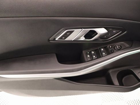 Used 2023 BMW 330i Sedan w/ Premium Package image 17