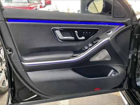 Certified 2022 Mercedes-Benz S 500 4MATIC w/ AMG Line Package image 22