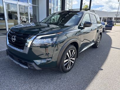Used 2024 Nissan Pathfinder Platinum w/ Cargo Package
