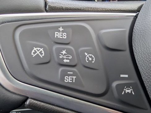 Used 2023 Chevrolet Equinox LT FWD image 16