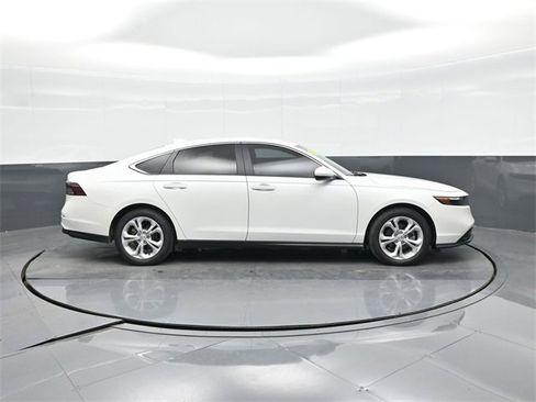 Used 2025 Honda Accord LX image 16