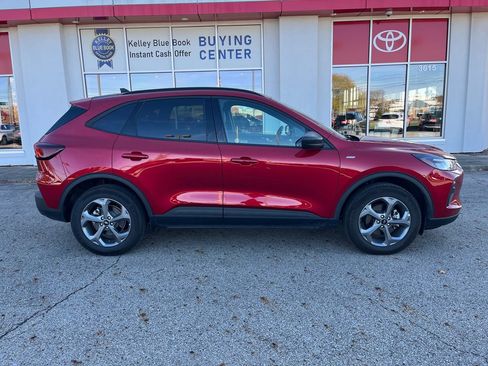 Used 2025 Ford Escape ST-Line image 30