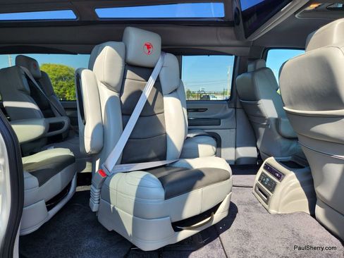 Used 2023 Chevrolet Express 2500 Extended image 6