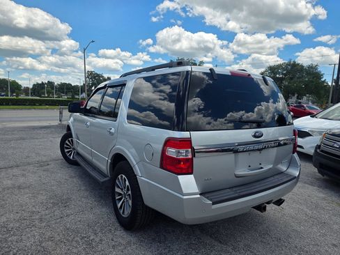 Used 2017 Ford Expedition XLT RWD image 5