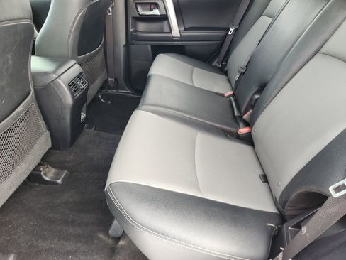 Used 2020 Toyota 4Runner SR5 Premium image 32