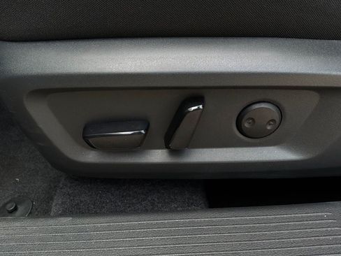 Used 2026 Nissan Rogue SV FWD image 11