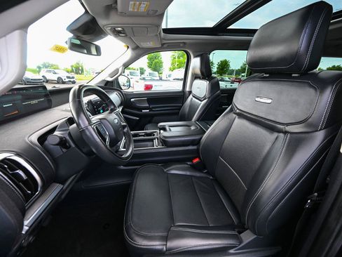 Used 2025 Ford Expedition Max Platinum AWD/4WD image 19