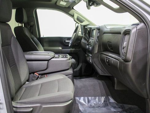 Used 2024 Chevrolet Silverado 2500 Custom w/ Custom Value Package image 10