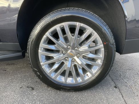 New 2026 Chevrolet Suburban Premier image 38