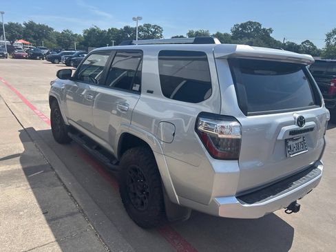 Used 2020 Toyota 4Runner SR5 Premium RWD image 6