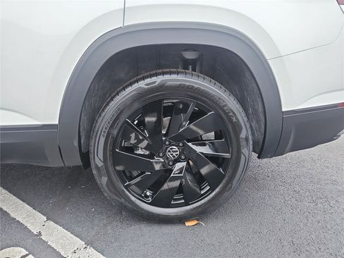 New 2026 Volkswagen Atlas SE image 10