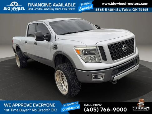 Used 2016 Nissan Titan PRO-4X w/ Pro-4x Convenience Package AWD/4WD image 4