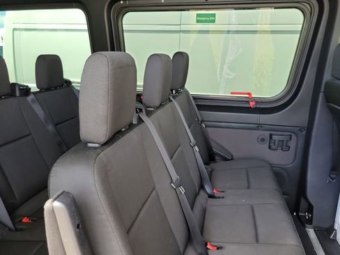 Used 2025 Mercedes-Benz Sprinter 2500 image 9
