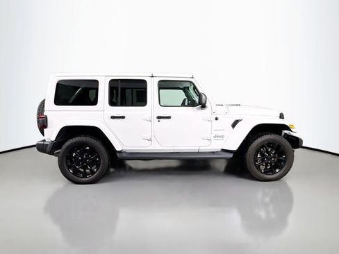 Used 2022 Jeep Wrangler Unlimited Sahara image 8