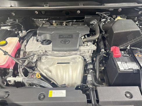 Certified 2018 Toyota RAV4 LE FWD image 26