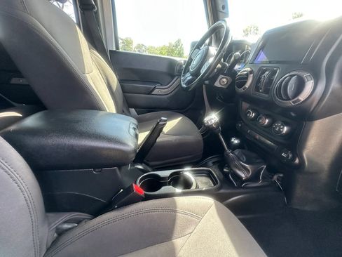 Used 2015 Jeep Wrangler Unlimited Sport w/ Quick Order Package 23S AWD/4WD image 19