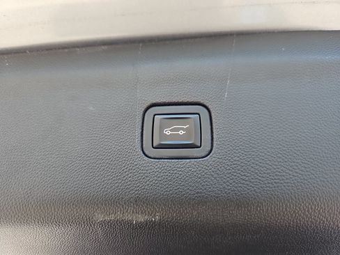 Used 2023 Buick Enclave Essence w/ Experience Buick Package FWD image 31