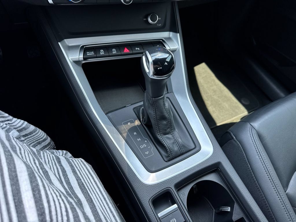 Used 2025 Audi Q3 2.0T Premium AWD/4WD image 19