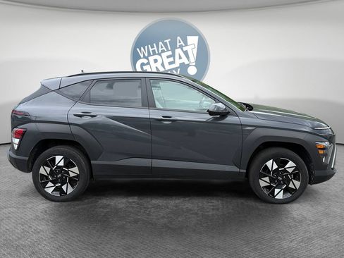 Used 2024 Hyundai Kona SEL AWD/4WD image 2