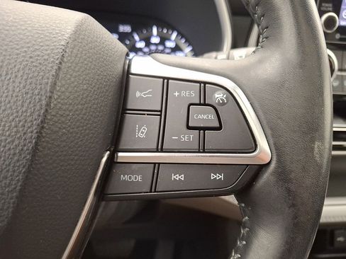 Certified 2020 Toyota Highlander XLE AWD/4WD image 22