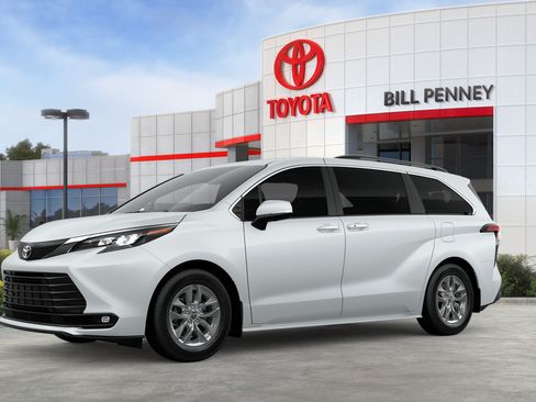 New 2026 Toyota Sienna XLE FWD image 2