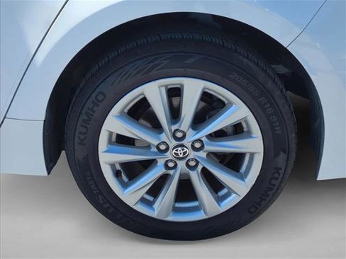 Used 2024 Toyota Corolla LE w/ LE Convenience Package image 7